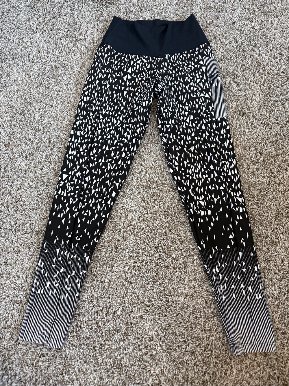 Women's High-Waist Black & White Patterned Leggings